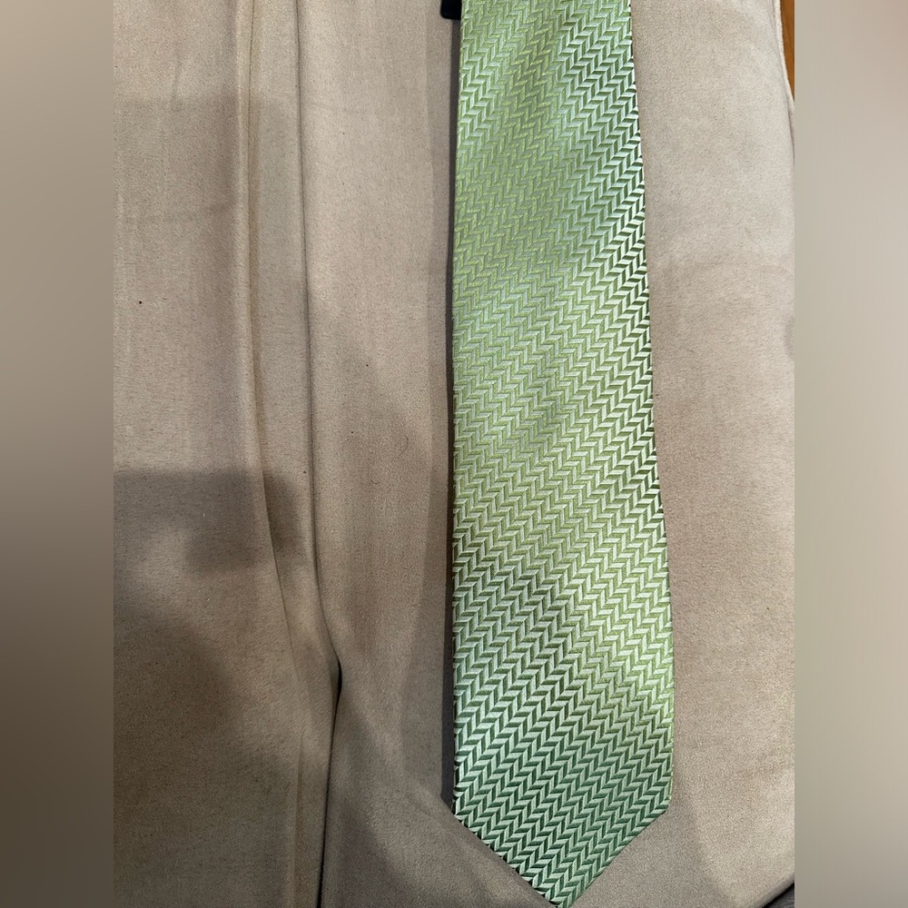 Alexander Julian tie